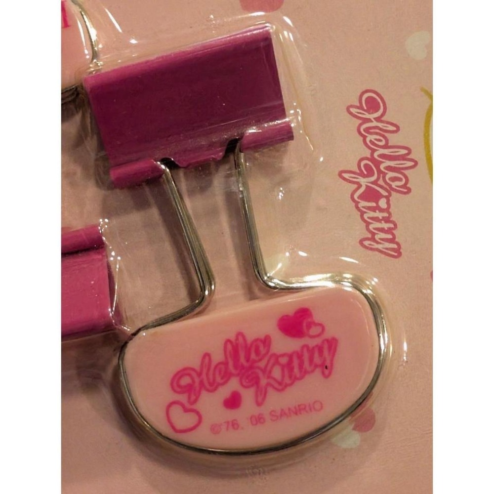Hello Kitty Binder Clips - Picture 3 of 7
